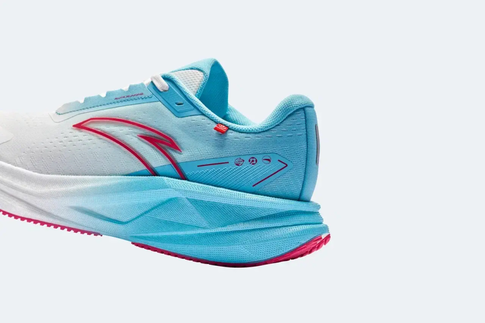 Кроссовки для бега Anta BELLERO 3 SE