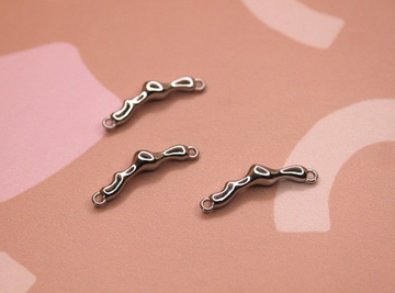 Коннектор фактурный 28х7 мм