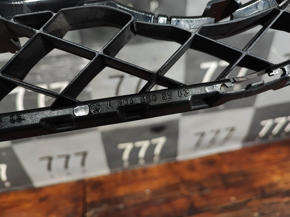 Решетка радиатора Mercedes GLK (X204) 12-15 Б/У Оригинал A20488029839982