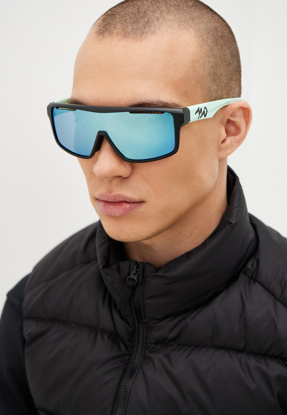 Спортивные очки 720armour Alpha / Matte Black / Lt. Minty Green Temple / Smoke Full Blue White Lens