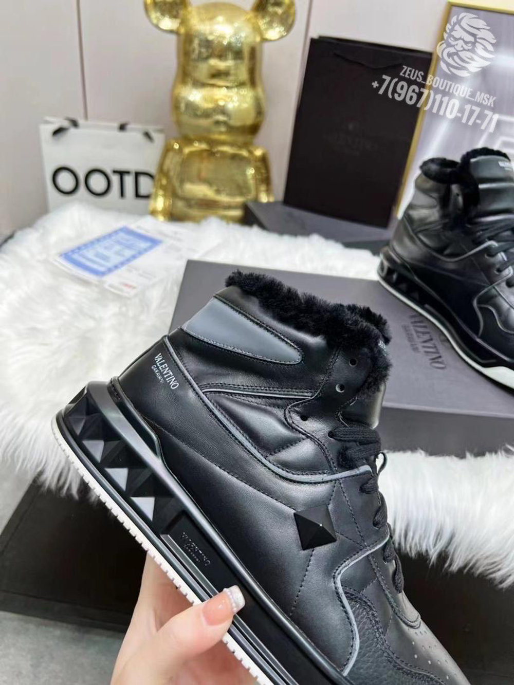 Кроссовки Valentino