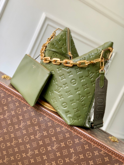 Louis Vuitton Coussin Hobo MM