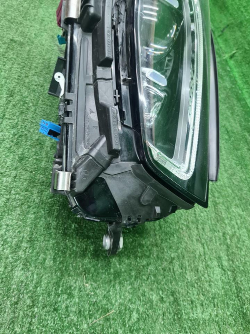 Фара правая Mercedes S W223 (20-нв) Digital Light