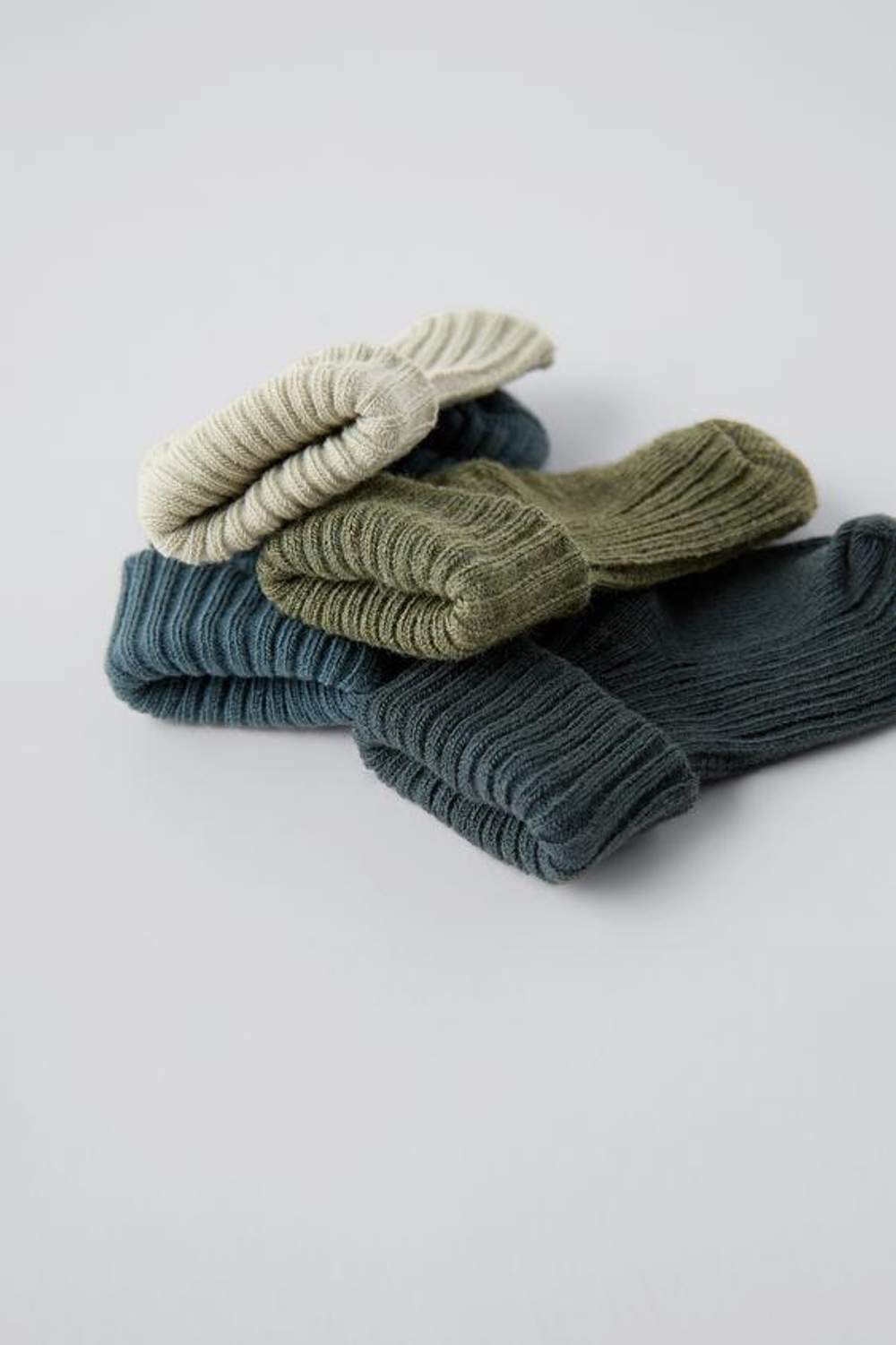 ZARA НАБОР ИЗ ЧЕТЫРЕХ ПАР НОСКОВ РАЗНЫХ ЦВЕТОВ, ГЛУБОКИЙ СИНИЙ