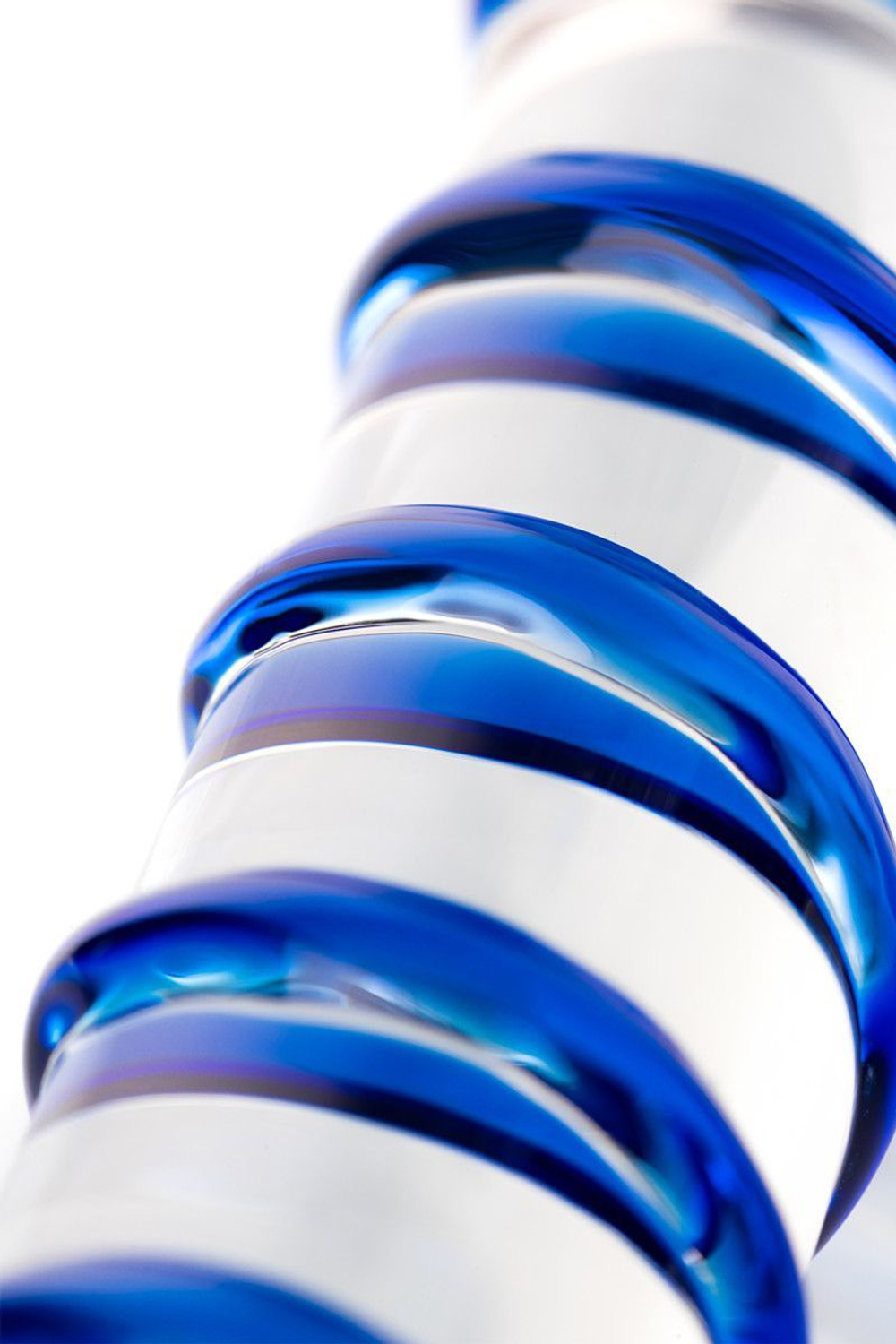 Прозрачный фаллос из стекла с голубой спиралью - 18 см.