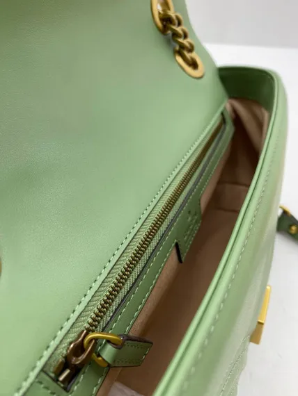 Сумка через плечо Gucci GG Marmont с матовой отделкой зеленый