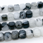 Кварц с шерлом, размер около 8,2-8,4 мм, цена за 11 шт (1/4 нити)