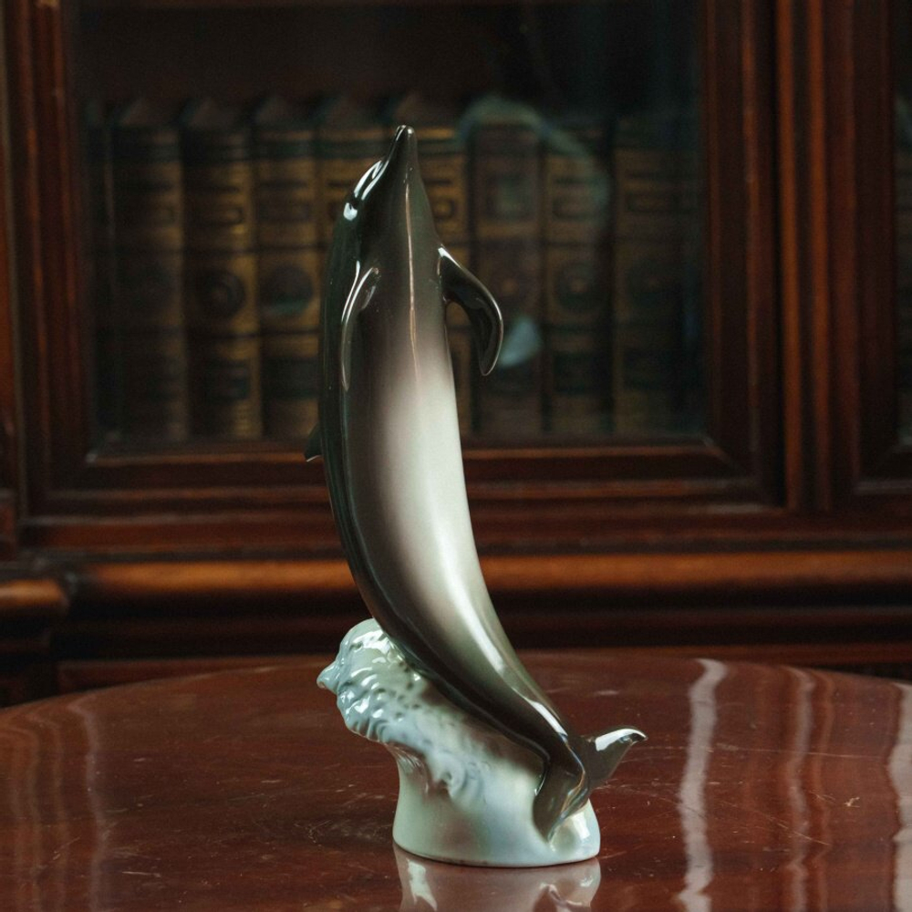 Фарфоровая статуэтка «Дельфин»