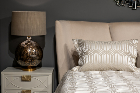 Покрывало 260x260 и 2 наволочки 50x70 Garda Decor Artdeco серое