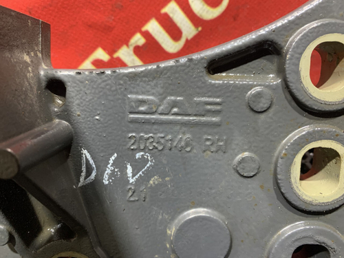 Кронштейн подножки правый 2021г