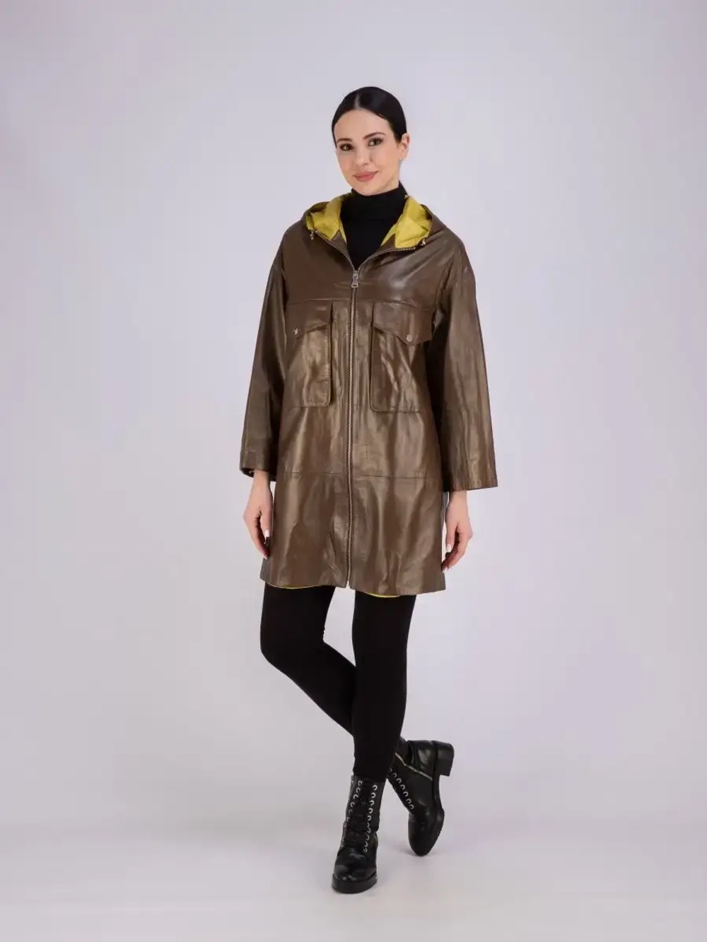 Пальто из натуральной кожи с капюшоном