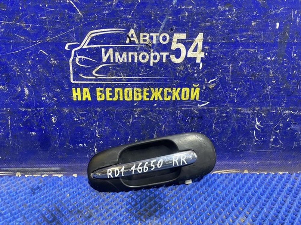Ручка двери задней правой внешняя Honda CR-V 1995-2001