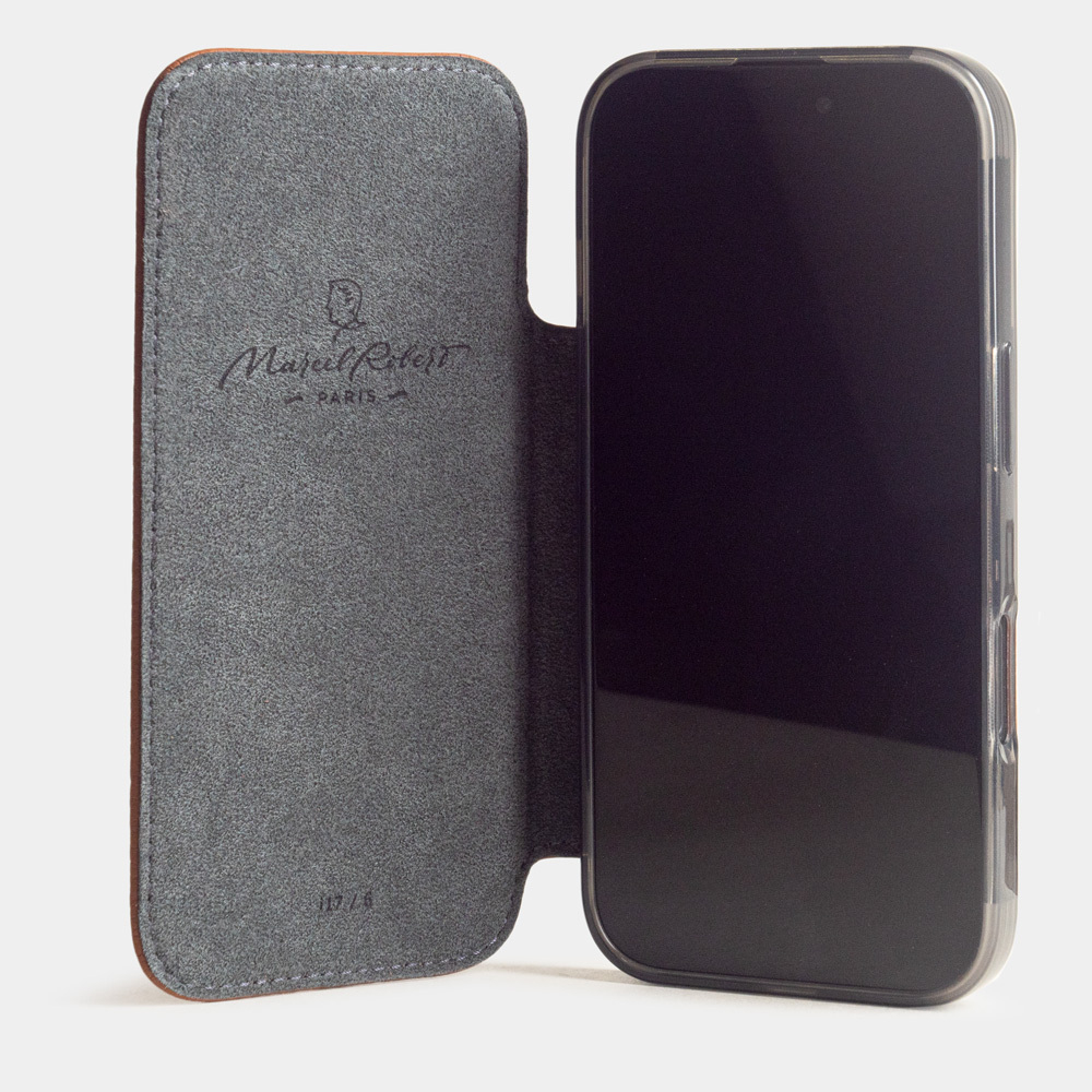 Чехол-книжка кожаная для iPhone 17, теленок цвета карамель