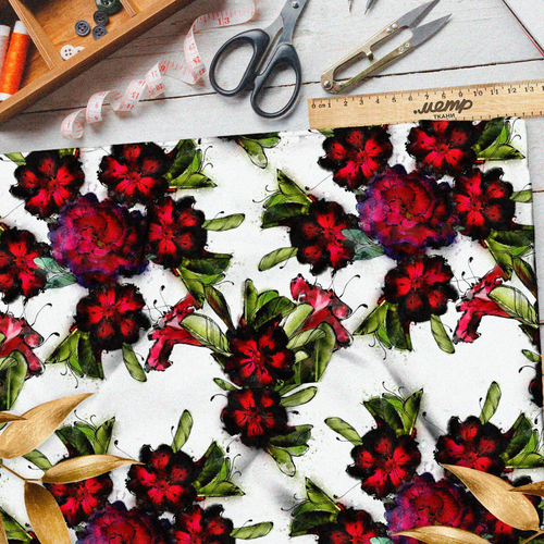 Ткань шелк Армани красные цветы с черным фоном