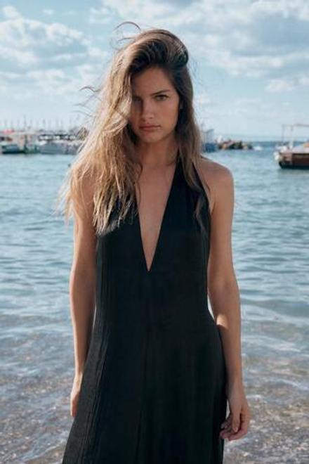 ZARA АТЛАСНОЕ ПЛАТЬЕ МИДИ С ВОРОТНИКОМ ХАЛТЕР, ЧЕРНЫЙ