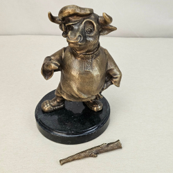 Бронзовая статуэтка "Бык с дубиной"