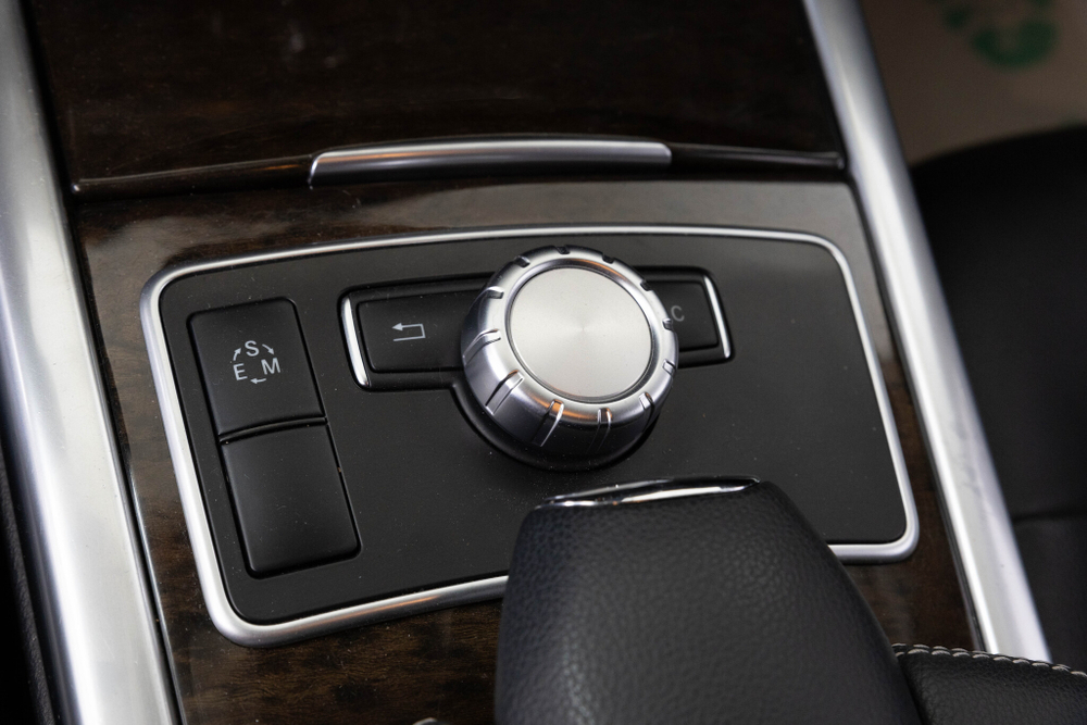 Mercedes-Benz E-Class, 2012 год