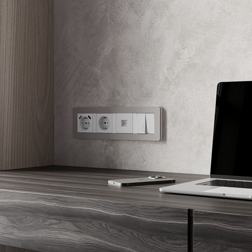 Рамка на 4 поста Werkel Split (дымчатый/белый, soft-touch) W0043067