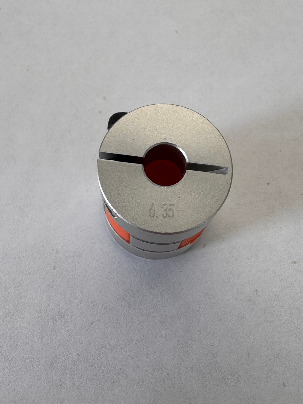 Муфта 2х-зубая металическая между двигателем и валом посадочные Ø5мм х Ø6.35мм (Китай)