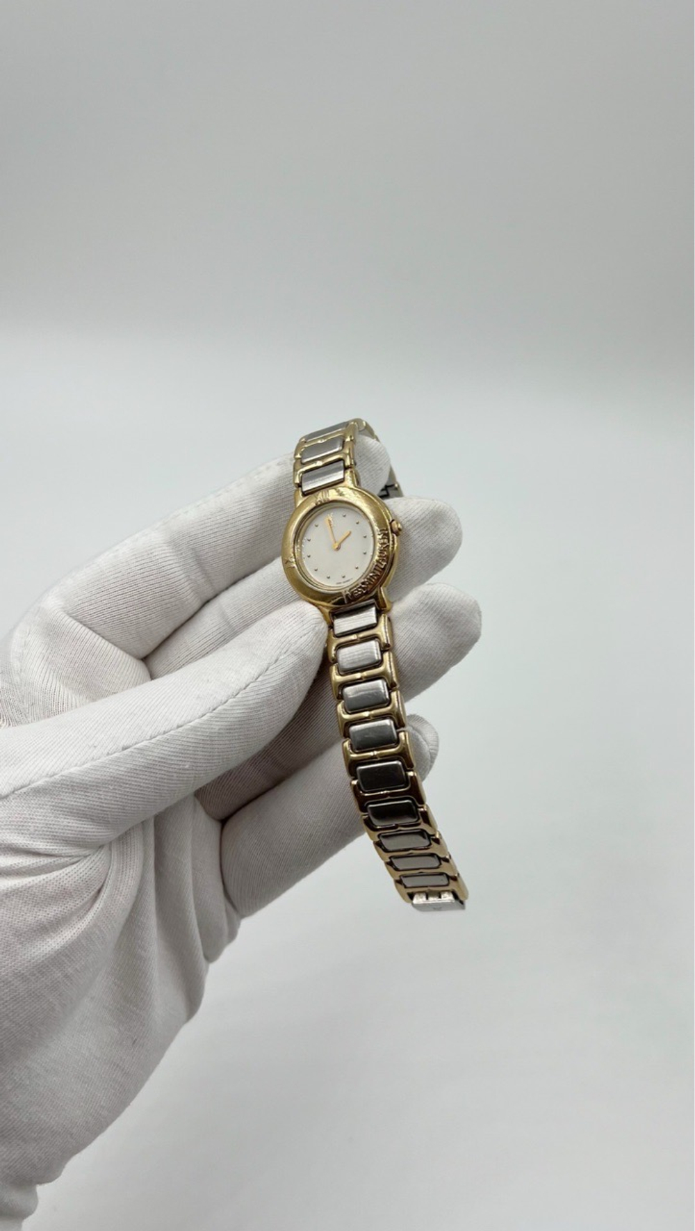 Часы Yves Saint Laurent (только онлайн)