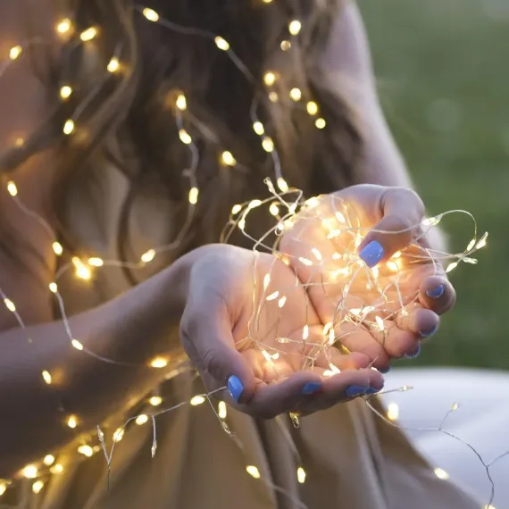 Гирлянда нить-роса 5 м., IP20, серебристая нить, 100 тёплых белых LED, 2 режима, AAх3, Luazon Lighting (5198382)