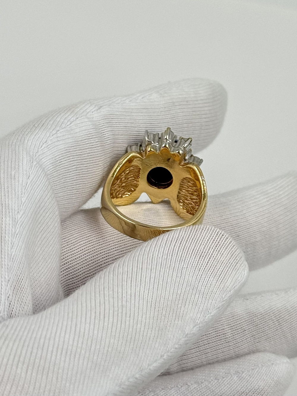 Кольцо с синим кабошоном и кристаллами