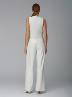 Женский кожаный жилет белый на пуговицах