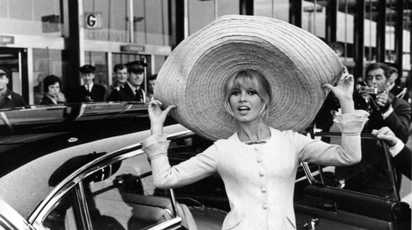 Икона стиля Франции: Бриджит Бардо и ее влияние на моду 50-60-х годов