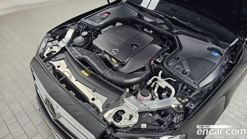 Mercedes-Benz E-Class W213 E350 4MATIC AMG Line (09.2019)