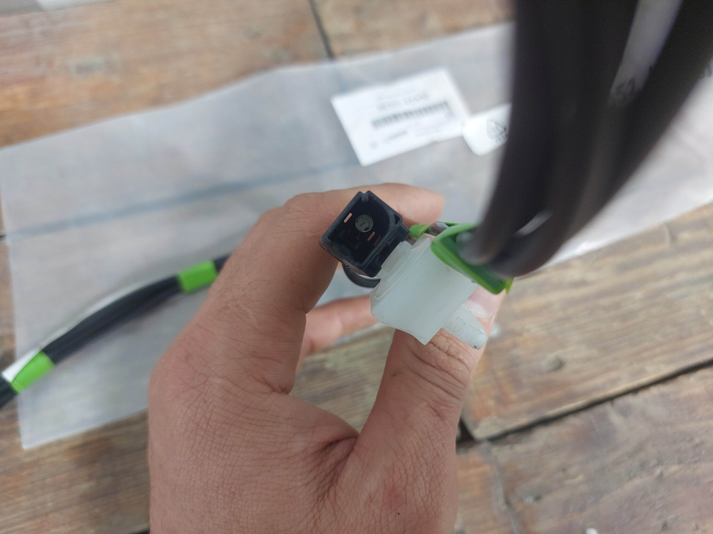 Проводка антенны Toyota RAV4 (XA50) Новая Оригинал 8610142A90