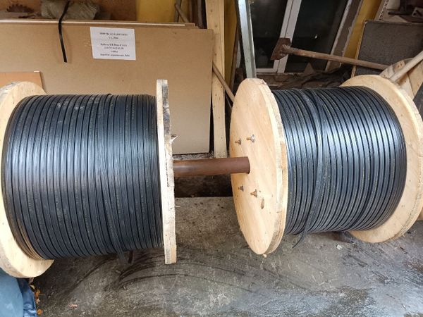 Большое поступление подвесных кабелей для диспетчеризации лифтов