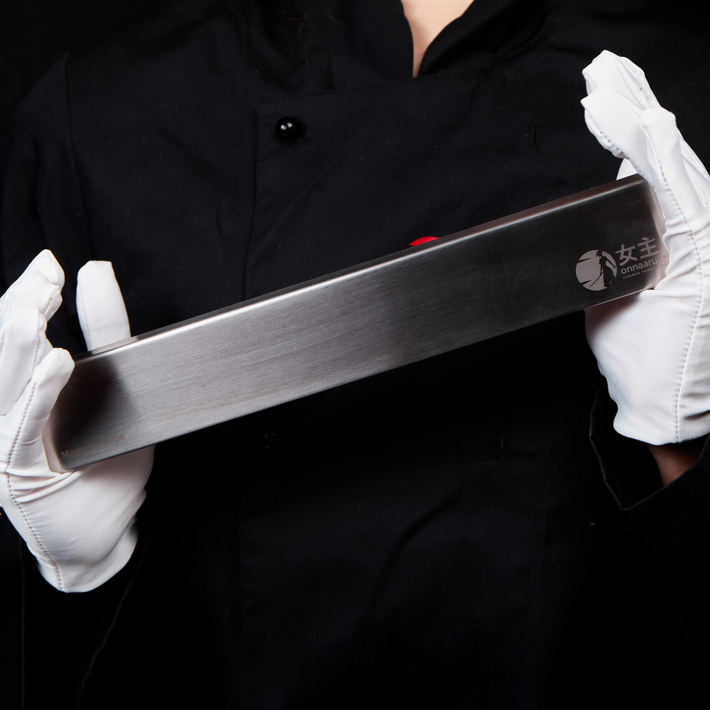Магнитный держатель для ножей Onnaaruji. 30 см. Нержавеющая сталь.