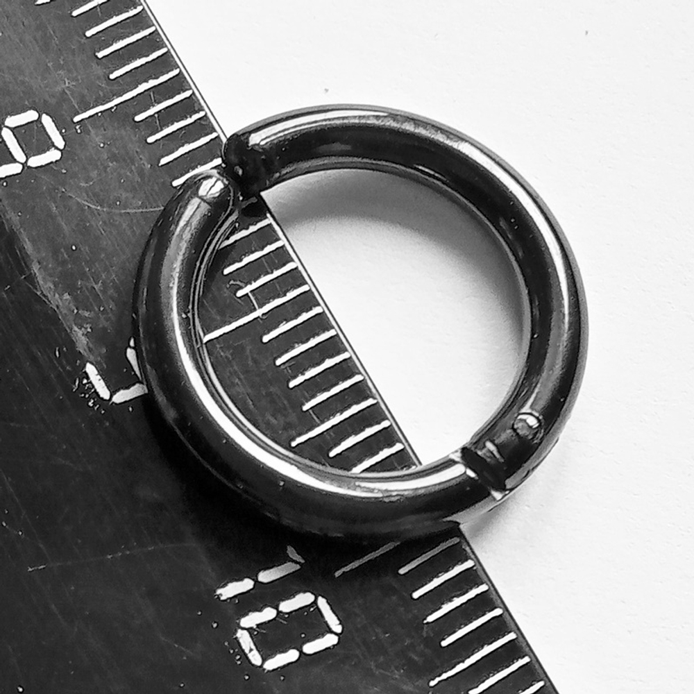 Клипса кольцо черная для имитации пирсинга уха, внутренний диаметр 12мм. Медицинская сталь, титановое покрытие. Цена за одну штуку!