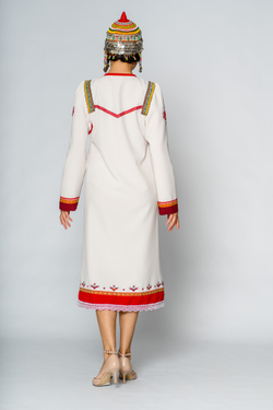 Платье женское с вышивкой