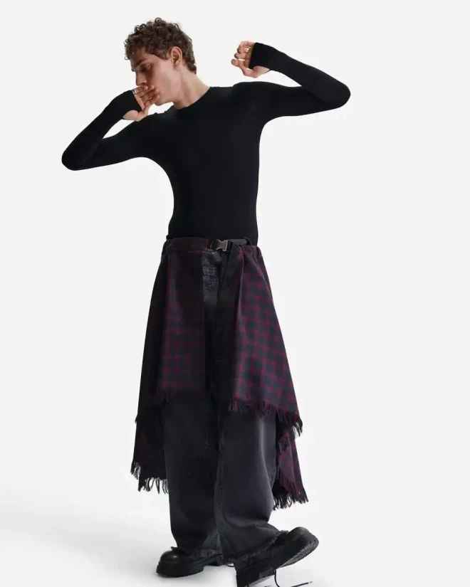 Лонгслив из тонкого трикотажа черный