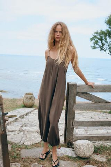 ZARA ДЛИННЫЙ КОМБИНЕЗОН НА БРЕТЕЛЯХ, ТЕМНО-КОРИЧНЕВЫЙ