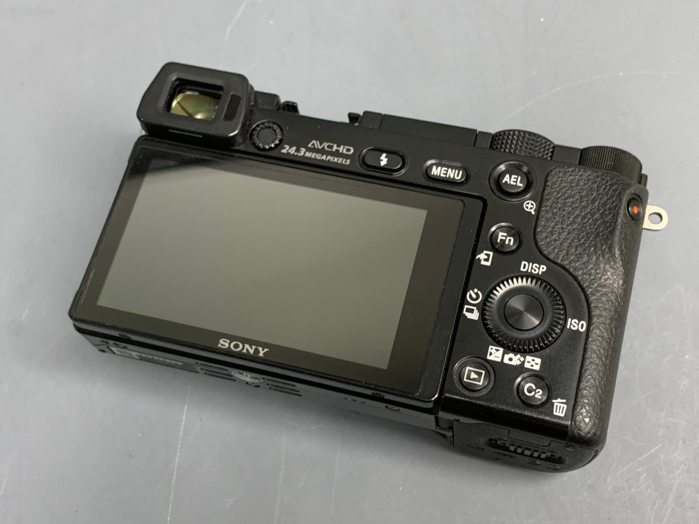 Sony A6000 22.800 кадров