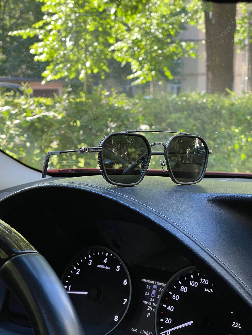 Солнцезащитные очки Chrome Hearts