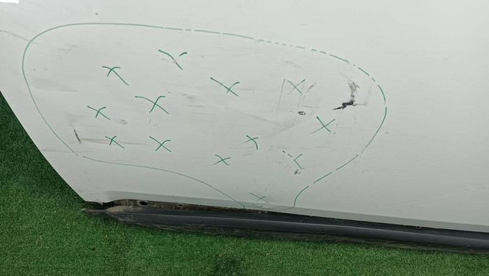 Дверь передняя левая LR Discovery 3 4 (2004-2016)