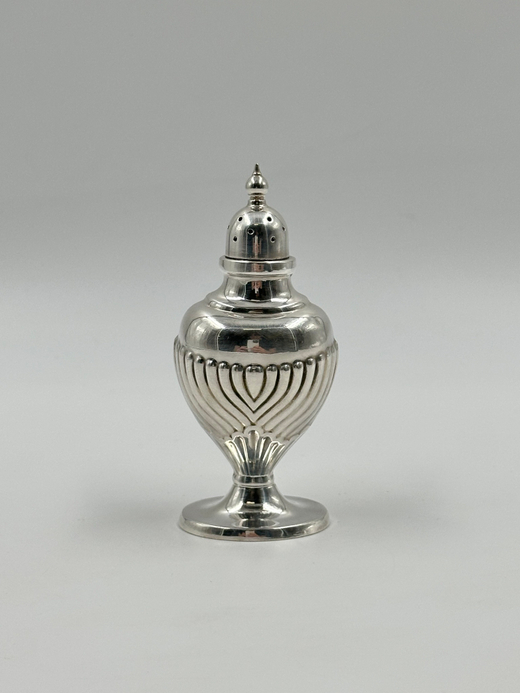 Посеребренная солонка