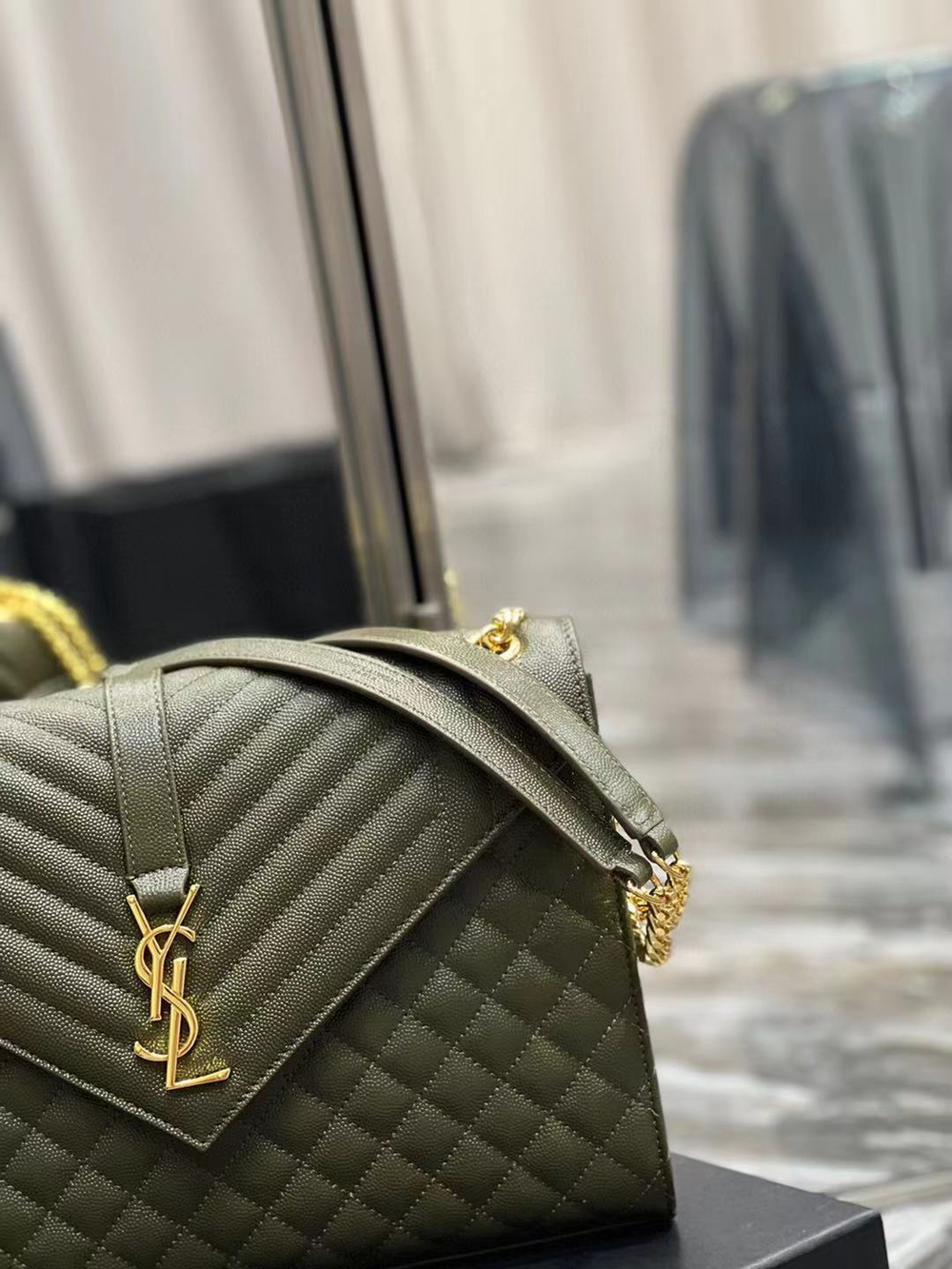 Saint Laurent Envelope Bag 31 cm