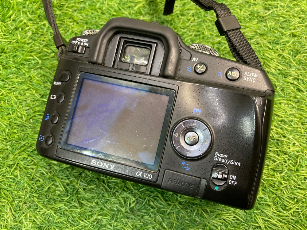 Sony A100 Kit 18-70mm DT