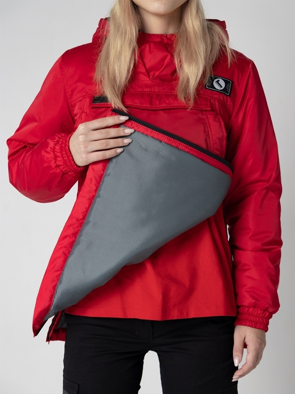 Анорак женский зимний Город Горький красный