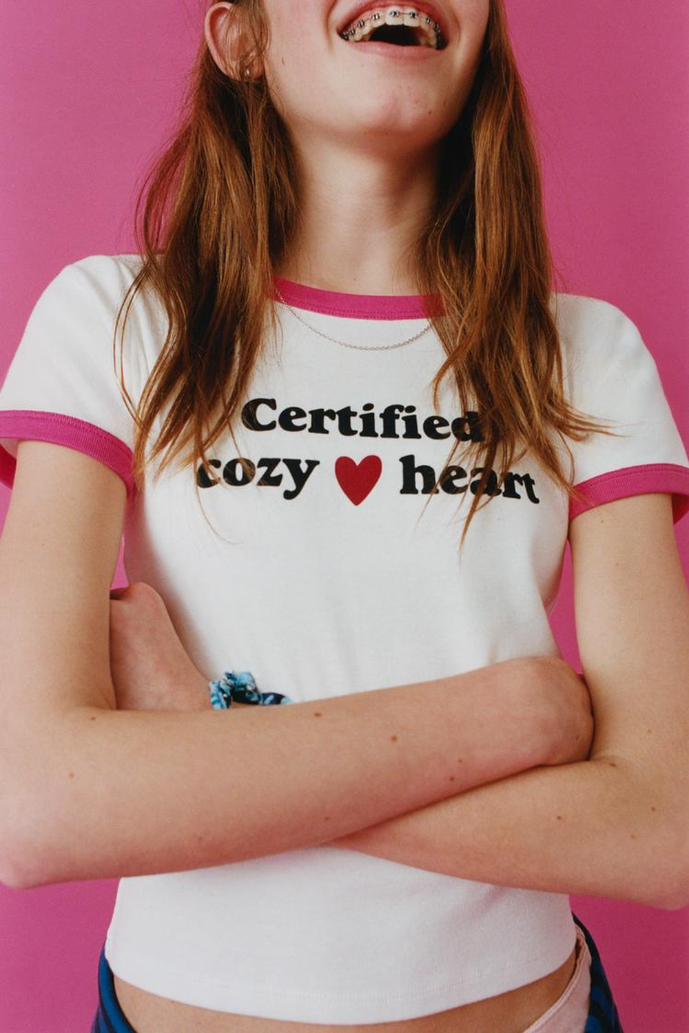 ZARA ФУТБОЛКА В РУБЧИК С КОНТРАСТНЫМ ТЕКСТОМ, ПАСТЕЛЬНО-РОЗОВЫЙ