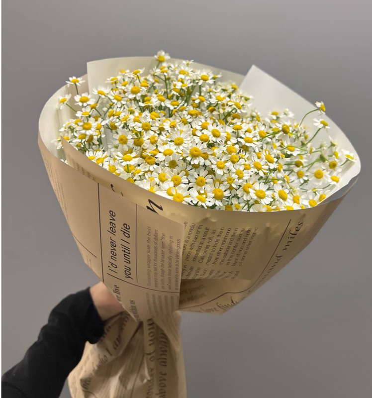 Букет с нежной матрикарией