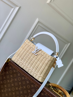 Louis Vuitton Capucines BB