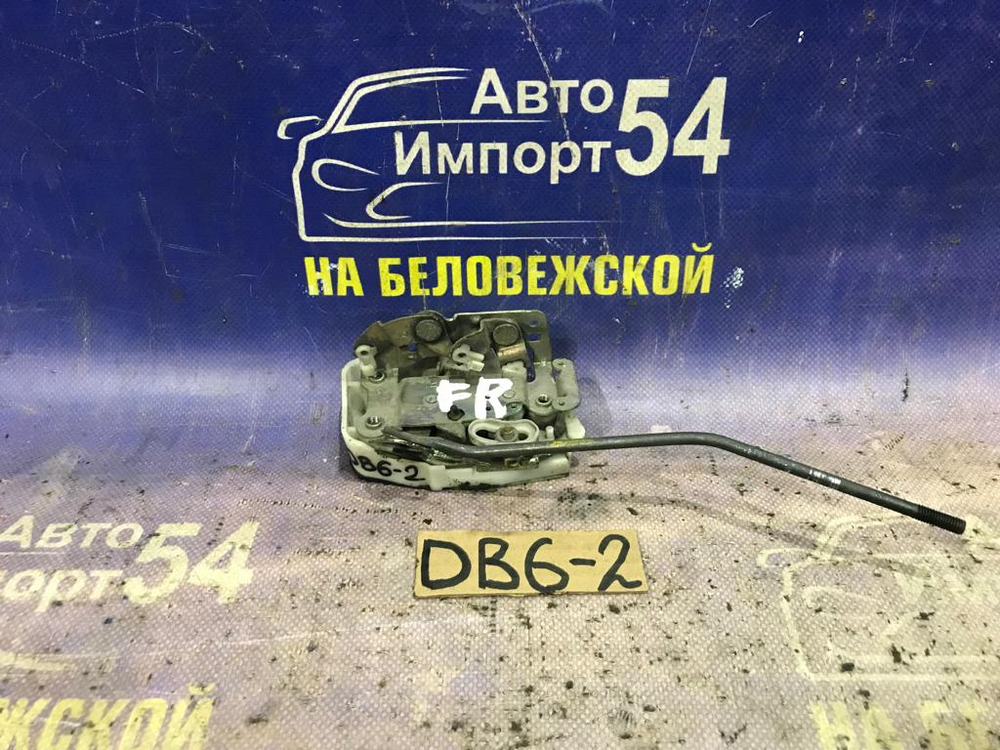 Замок двери передней правой Honda INTEGRA 1993