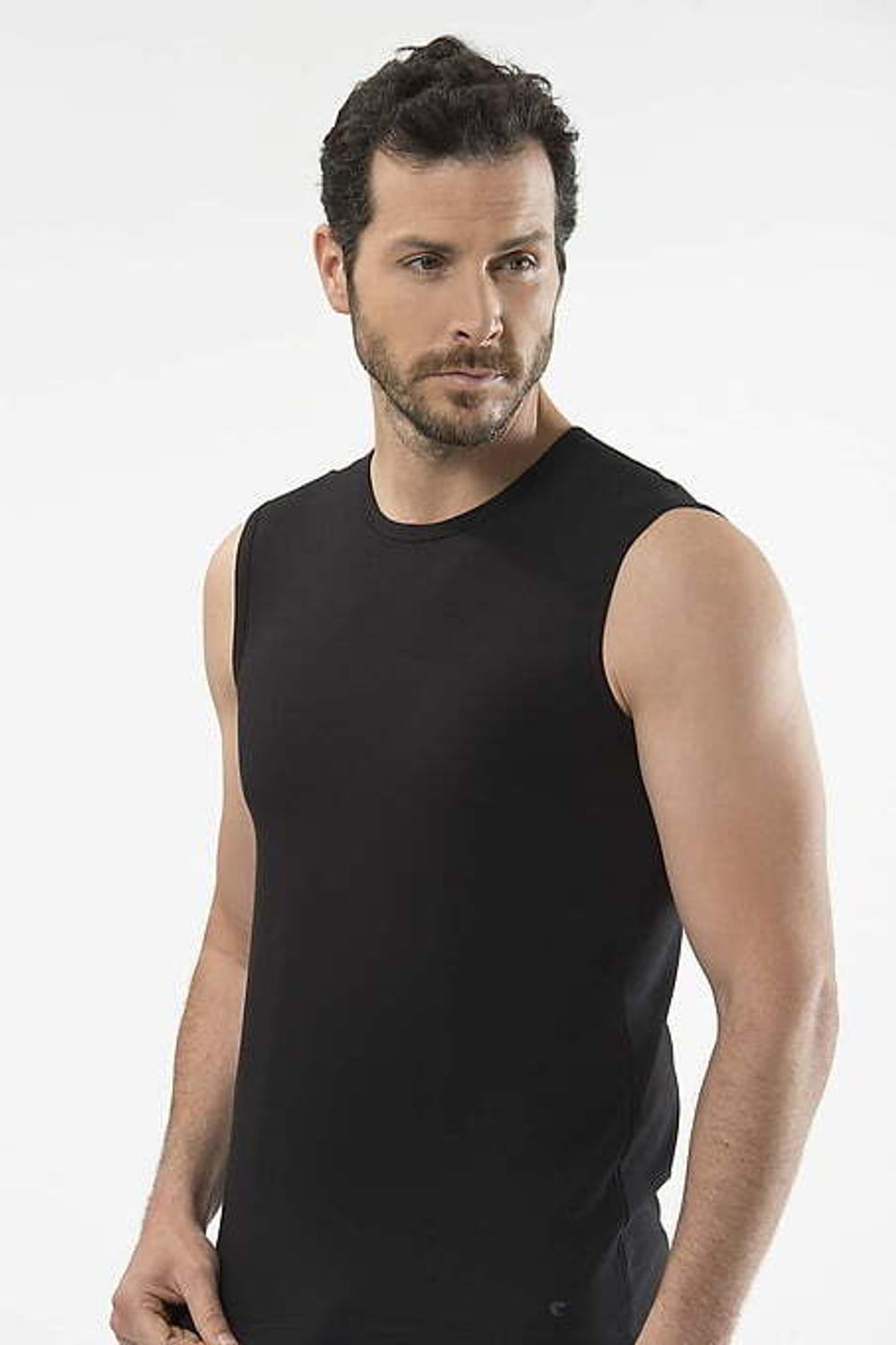 Футболка мужская с круглым вырезом без рукавов черный