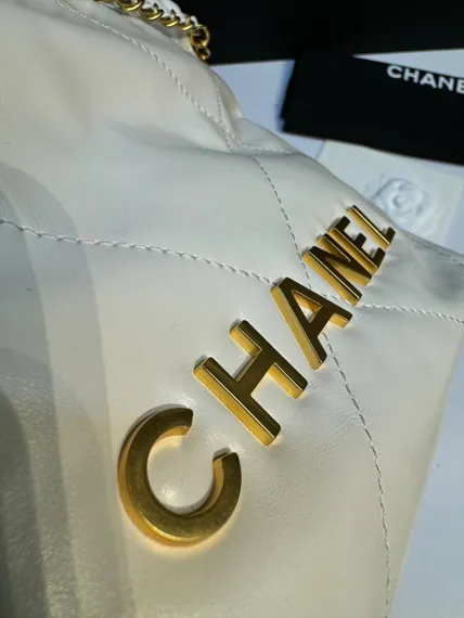 Сумка Chanel 22 mini белый