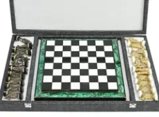 Шахматы из малахита "Русичи" 400х400 сувенирные